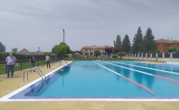 Todo listo en las piscinas de Santa María del Páramo: horarios, precios y aforos