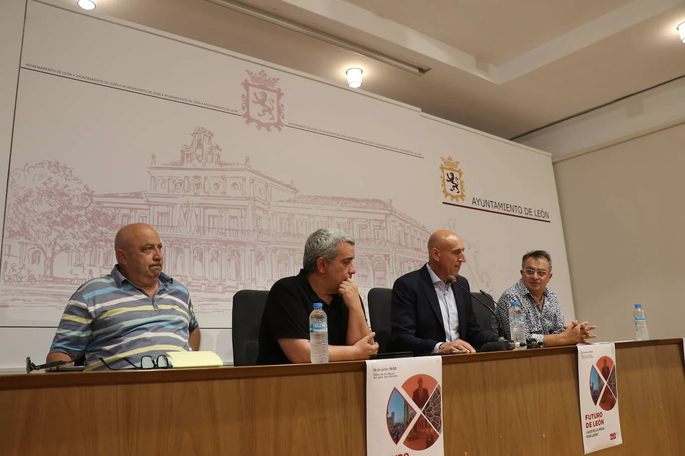 Los sindicatos denuncian «un silencio demasiado sonoro» en la Mesa por León