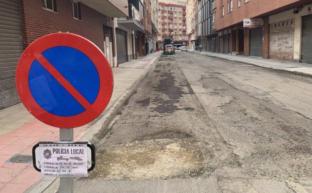 El Ayuntamiento de León avanza con el Plan de Asfaltado en nuevas localizaciones de la ciudad