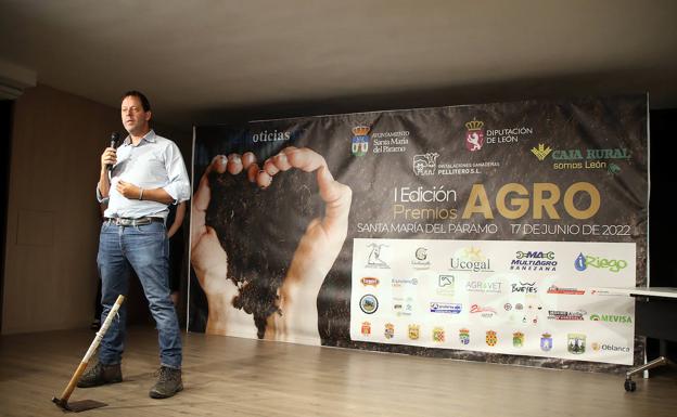 iRiego: «Cada empresa que se asienta en el medio rural se merece el premio ole tus huevos»