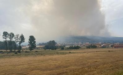 El humo del incendio de la Sierra de la Culebra llega a León capital