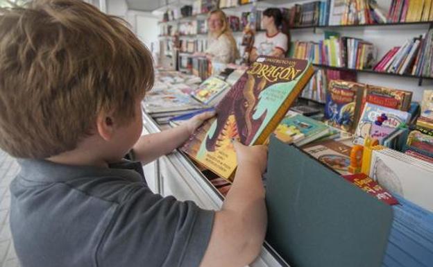 La Junta apuesta por bibliotecas escolares donde los estudiantes puedan ser creativos