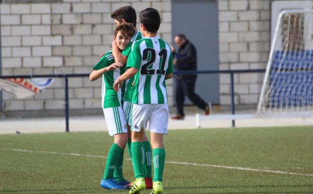 El Real Betis se lleva el Torneo Internacional Asisa