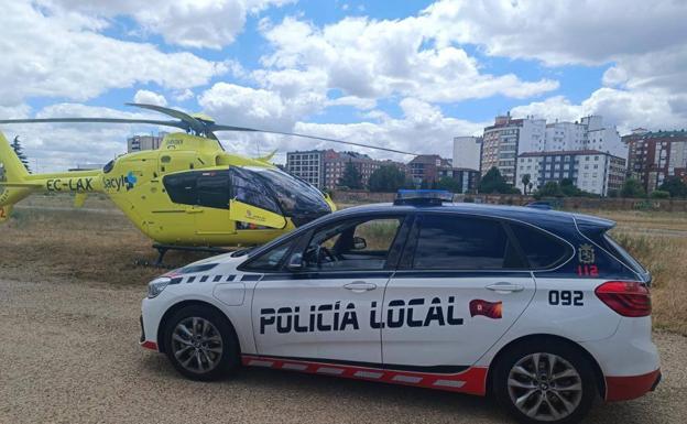 Un joven inconsciente y trasladado en helicóptero al Hospital de León tras un atropello en el Polígono X
