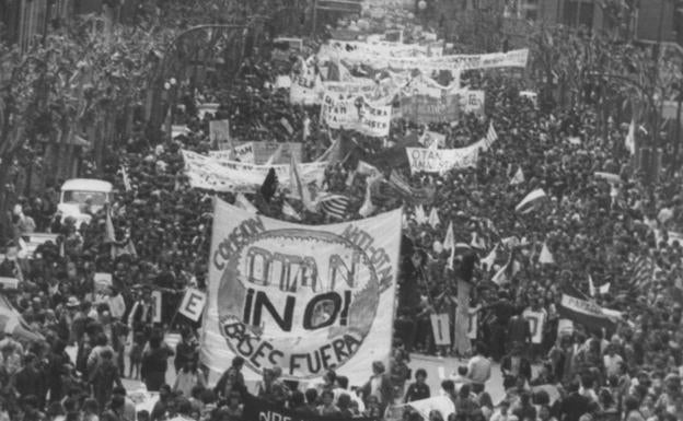 Izquierda Unida fleta un autobús desde León para la manifestación contra la OTAN en Madrid