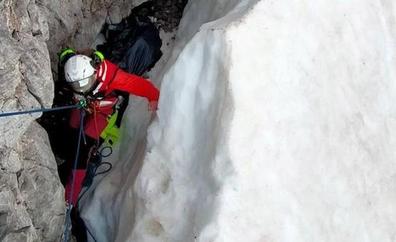 Fallece un hombre de 72 años tras caer desde 90 metros de altura en Picos de Europa