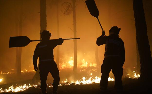 UGT León denuncia «despropósito y falta de vergüenza de la Junta con el operativo de incendios»