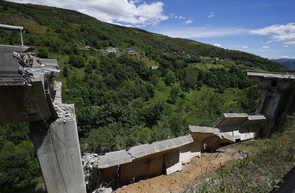 Izquierda Unida Bierzo reclama un plan de actuación tras el derrumbe del viaducto de Castro en la A-6