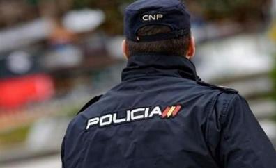 La Policía Nacional detiene a cuatro personas por una agresión a un joven y posesión de cocaína