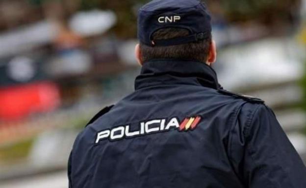 La Policía Nacional detiene a cuatro personas por una agresión a un joven y posesión de cocaína