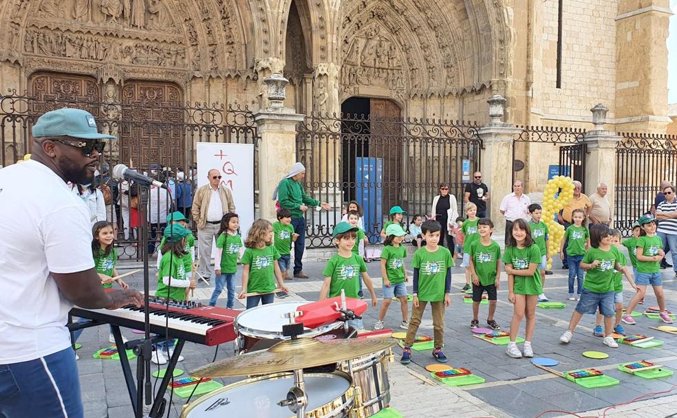 Música solidaria a los pies de la Catedral
