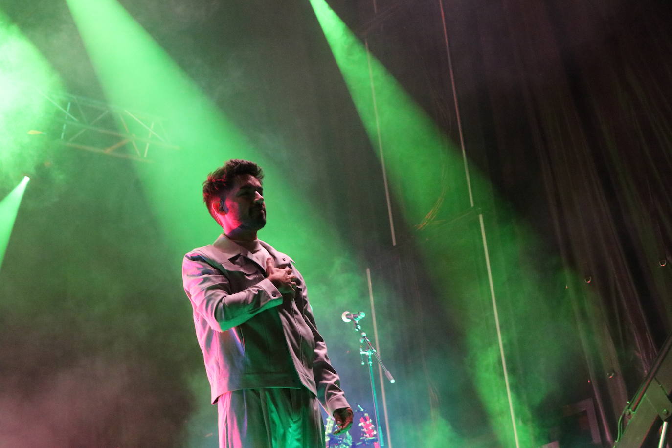 La Plaza Mayor de León vibra gracias a Polaroids y Siloé