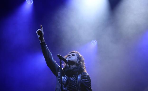 Rulo y sus 25 años de 'Noches de fuga contrabando' deslumbran a León