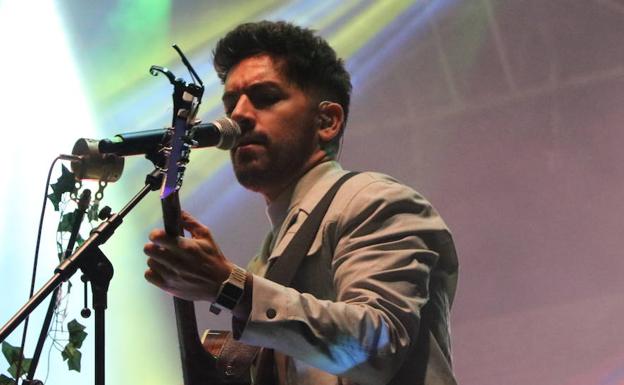 Polaroids y Siloé mueven la cadera de los leoneses en la Plaza Mayor