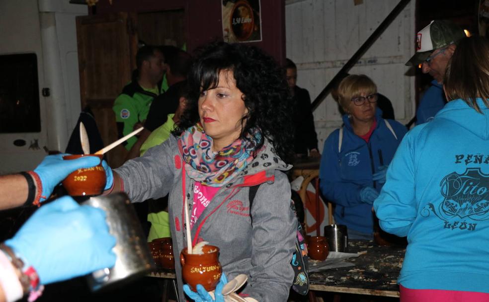 León y sopas de ajo, una tradición perfecta en San Juan y San Pedro