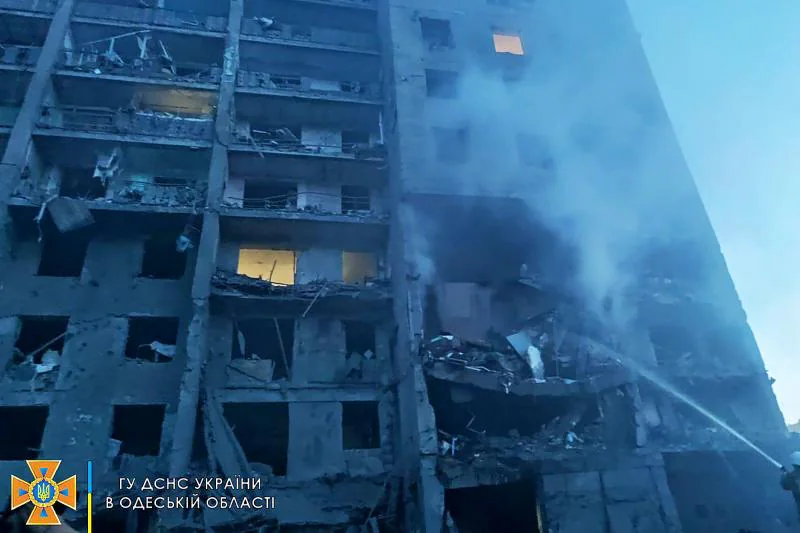 Un nuevo bombardeo sobre zonas civiles mata a 18 personas en Odesa