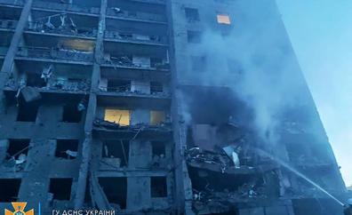 Rusia incrementa su campaña de bombardeos indiscriminados y mata a 21 civiles en Odesa
