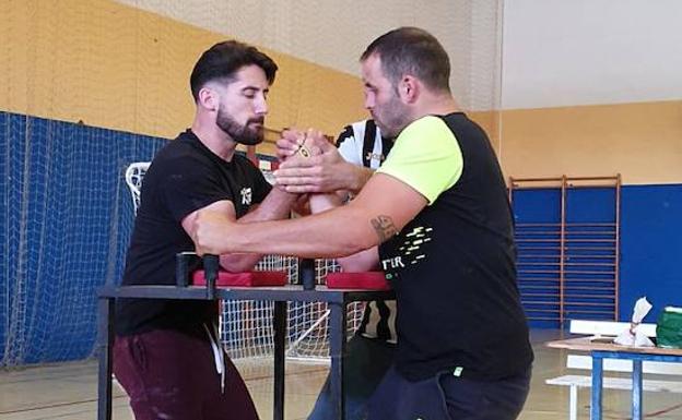 Ucrania se lleva el Torneo de Pulsos de León de la mano de Sergii Tsaryk