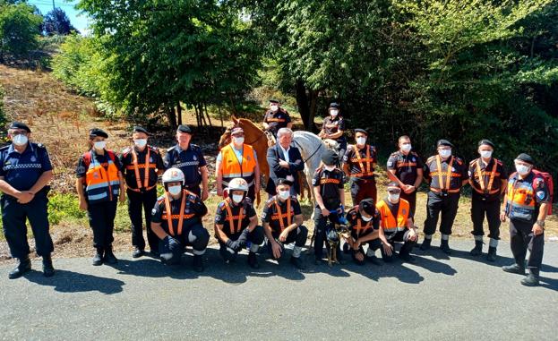 Carracedelo rinde un merecido homenaje a sus voluntarios de Protección Civil