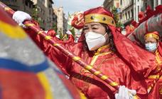 Desfile del Dragón y la Danza del León por las calles de la capital leonesa