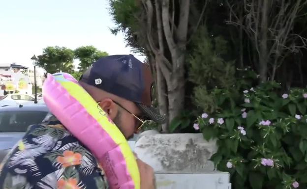 Kiko Ribera guarda silencio ante la relación de su prima en Supervivientes