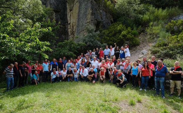 El PSOE de Páramo del Sil celebra el 25 aniversario del 'Sábado Rojo'