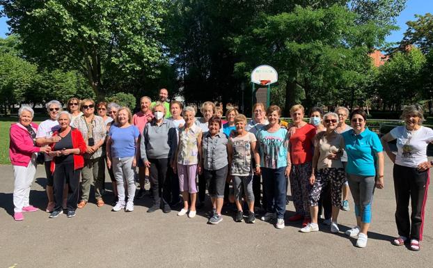 León da inicio al programa municipal de ocio estival para mayores con deporte, verbenas y talleres