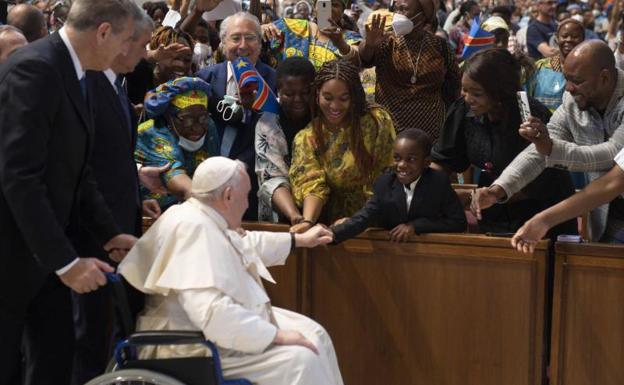 El Papa desmiente los rumores de dimisión y de que tenga cáncer