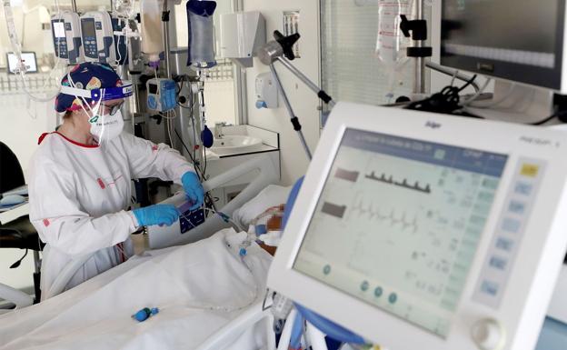 Más de un millar de casos y dos fallecidos en León evidencian el inicio de una octava ola