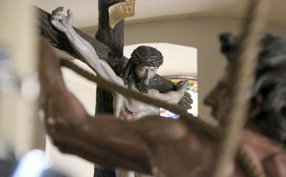 Santa Nonia monta el Cristo por verano