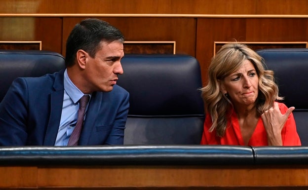 El pulso de Díaz en vísperas del debate de Sánchez se queda en el aire