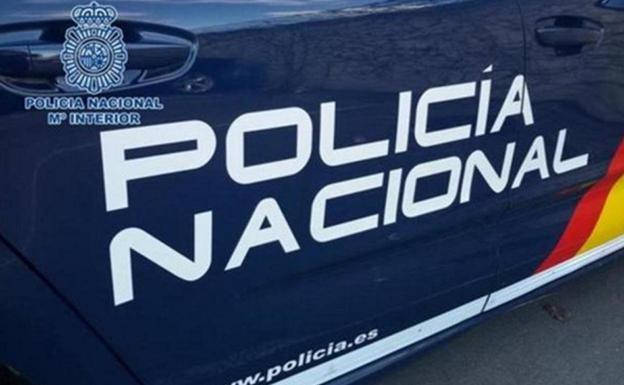 Dos hombres detenidos en León tras herir a un policía nacional al ser desalojados de un bar