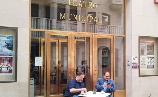 El Teatro Municipal de La Bañeza se muestra «más vivo que nunca» con la programación del segundo semestre