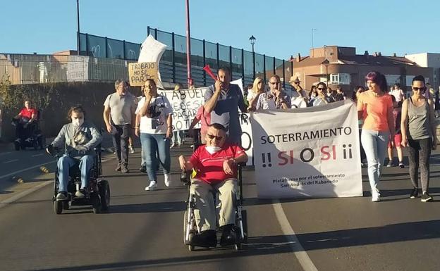 Soterramiento o gueto: los vecinos de Trobajo temen que el AVE constriña sus conexiones y economía