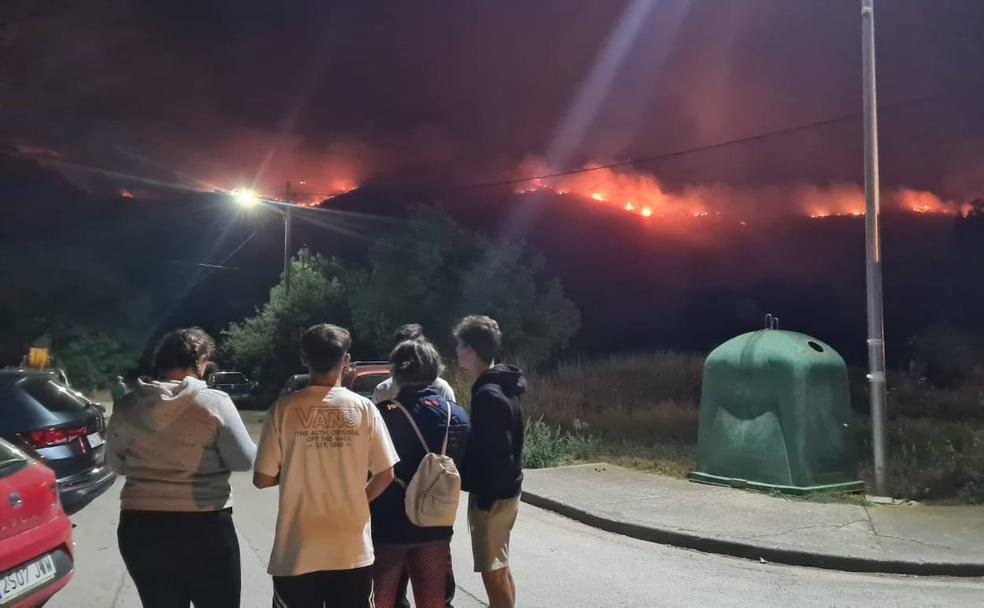 «La noche en vela... temiendo que vaya el fuego para el pueblo»