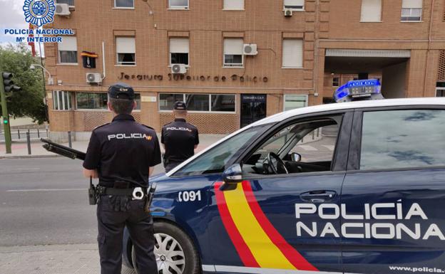 Detenidos por robar una piscina desmontable en plena ola de calor