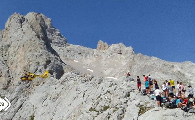 Rescatan a cuatro menores lesionados mientras hacían una ruta de montaña en Picos de Europa