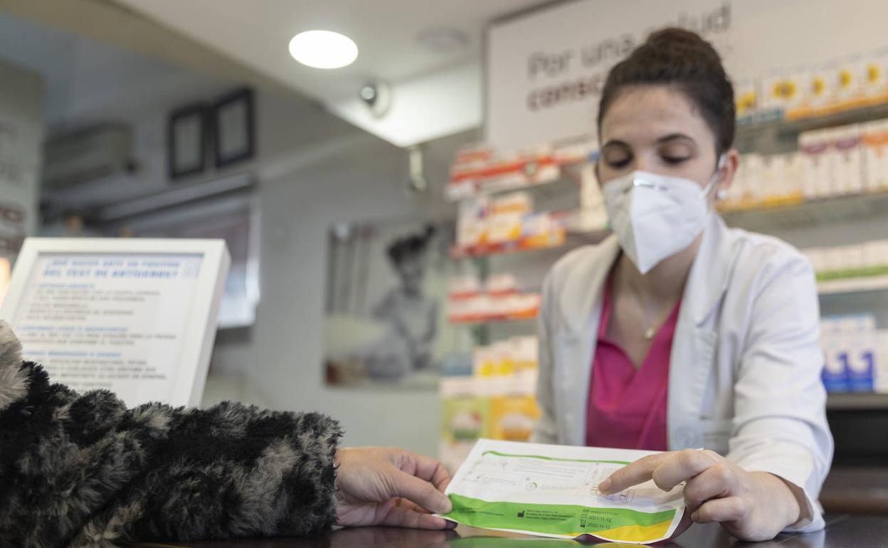 La venta de test de antígenos crecen en León más del 70% en la primera semana de julio