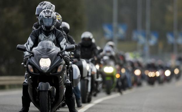 Los motociclistas calientan motores para la manifestación nacional de septiembre en León