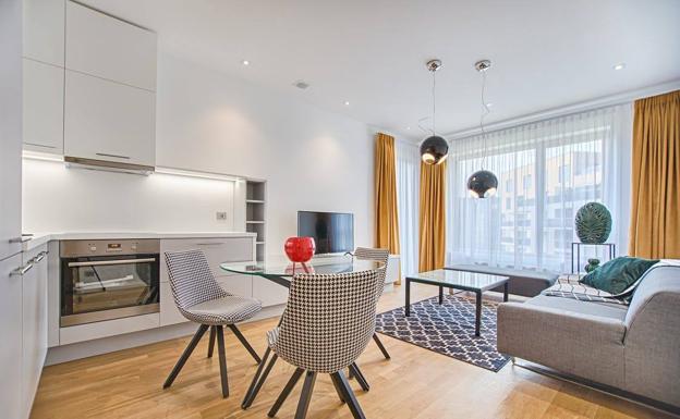 ¿Debo hacer una limpieza en profundidad antes de abandonar un piso en alquiler?