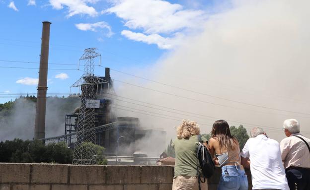 Lo que viene después de la voladura de la chimenea: la mayor planta de producción de hidrógeno 'verde' en España