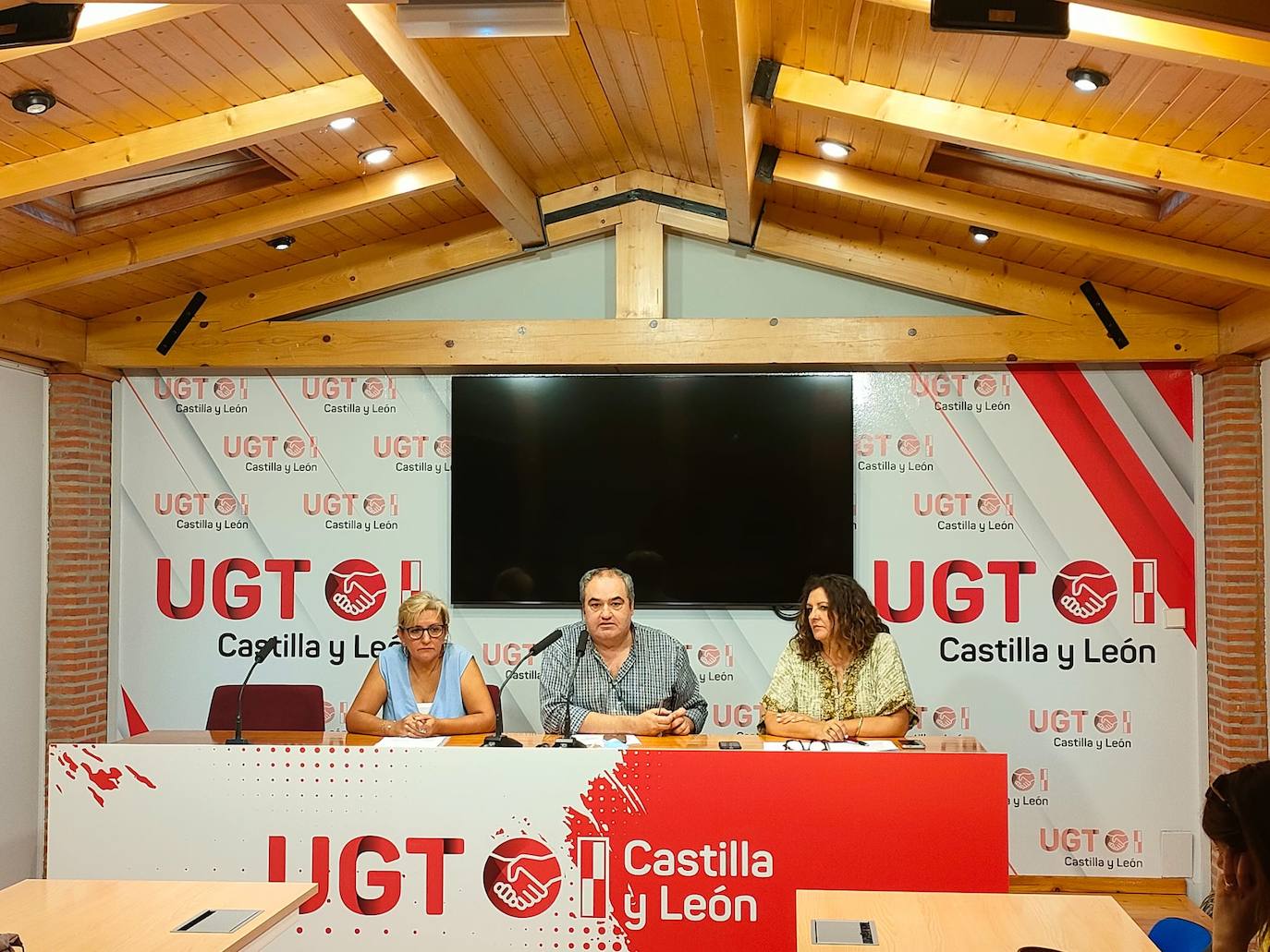 UGT solicita un aumento de un 6,5% en los sueldos de las residencias de mayores