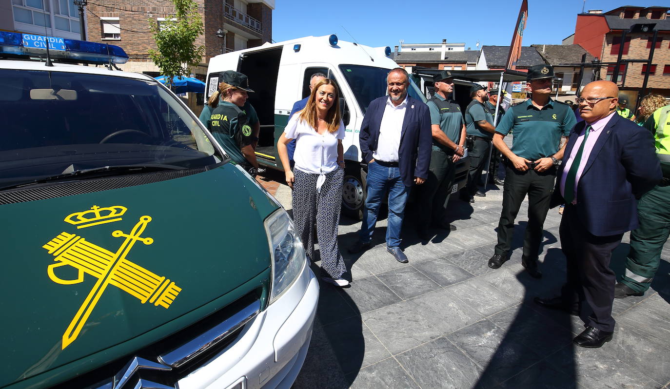 La delegada del Gobierno presenta los medios de la Guardia Civil para el Camino de Santiago y 'No camines sola'