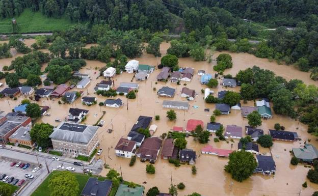 Una «devastadora» inundación causa al menos 16 muertos en Kentucky