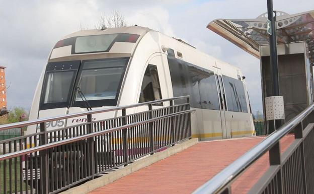 Dos incidencias paralizan el servicio de FEVE, de manera momentánea, este miércoles