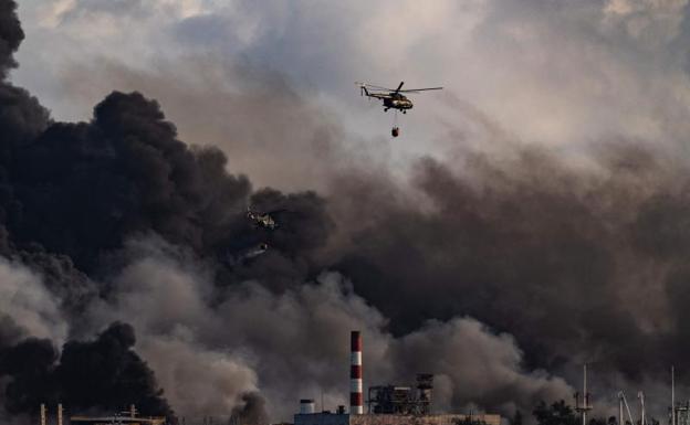 La explosión de un tercer tanque de combustible agrava el fuego en Cuba