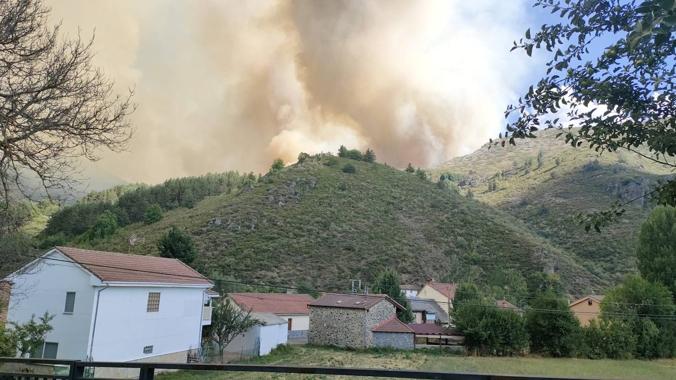 Nivel 2 en el incendio de Boca de Huergano
