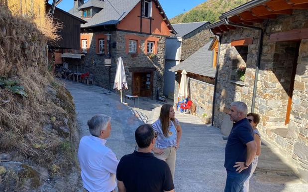 La Junta invierte más de 50.000 euros en la pavimentación de la calle de la Ermita en Colinas del Campo