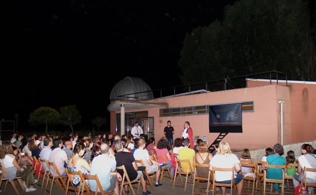 Las perseidas vuelven a desatar la magia en el observatorio de León un año más