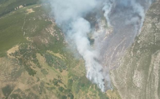 Castilla y León envía medios para la extinción de los incendios de Aragón y Asturias